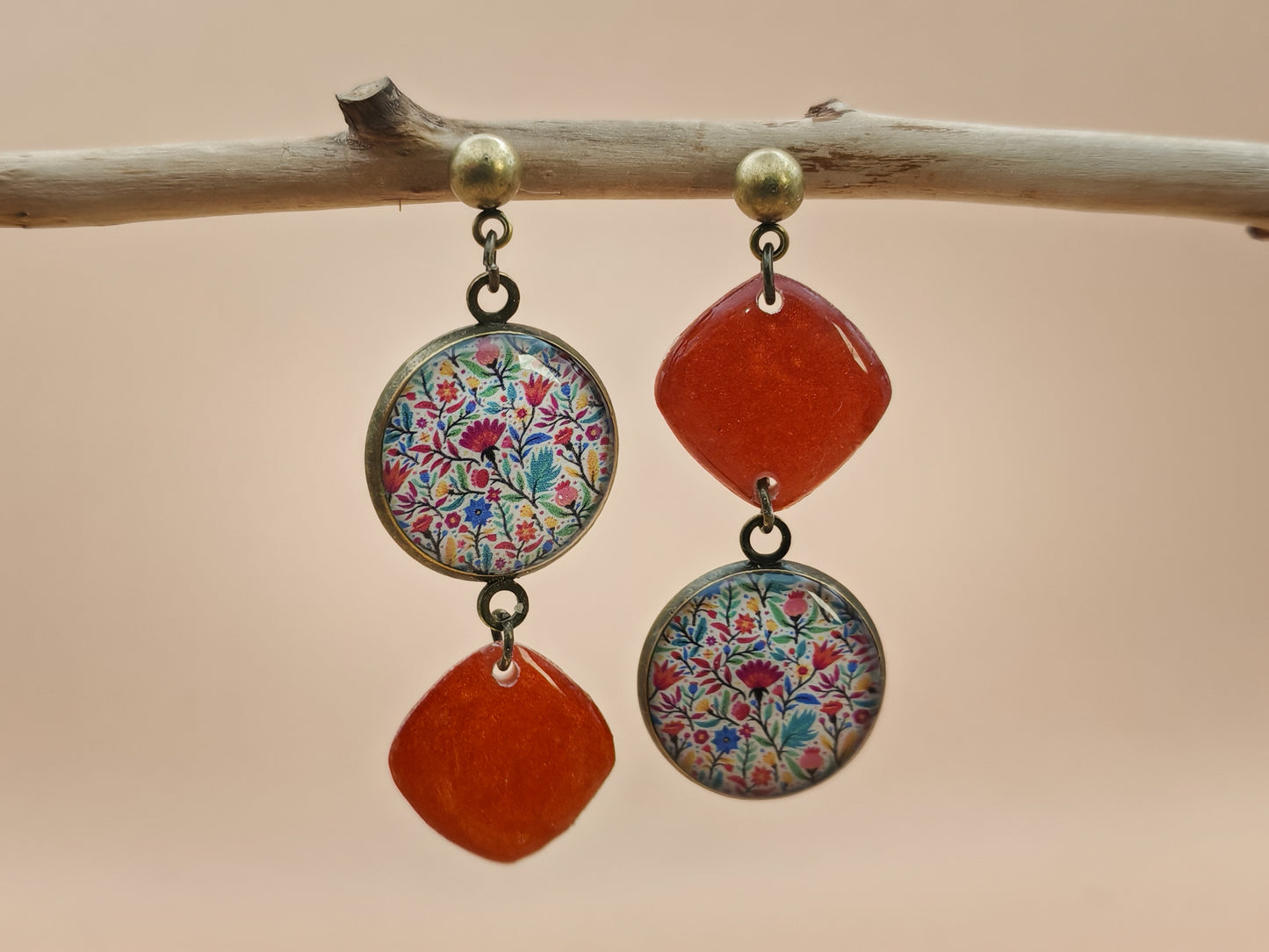 Boucles d’oreilles asymétriques – Jardin flamboyant