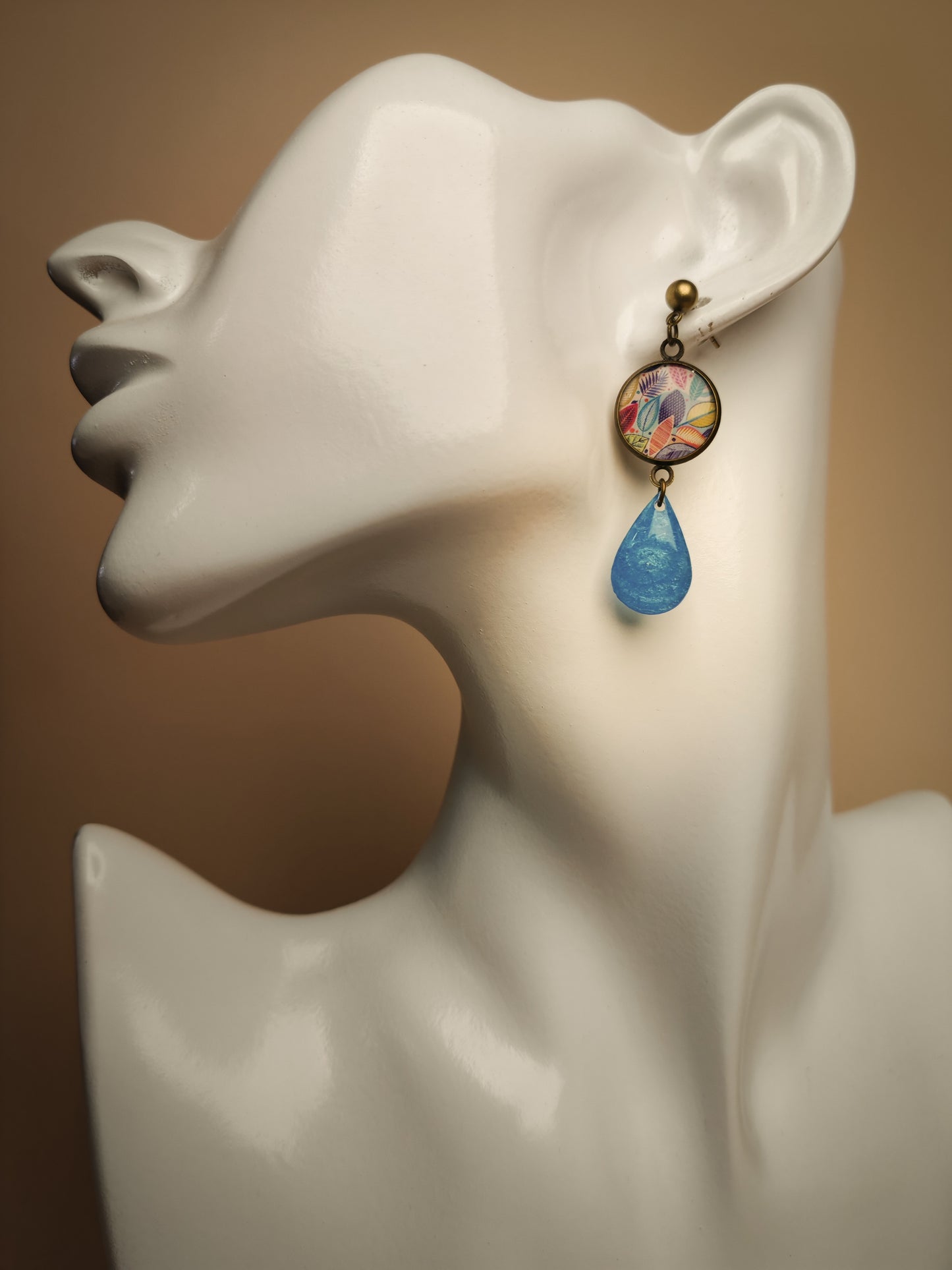 Boucles d’oreilles – Feuillages pastel et éclats turquoise