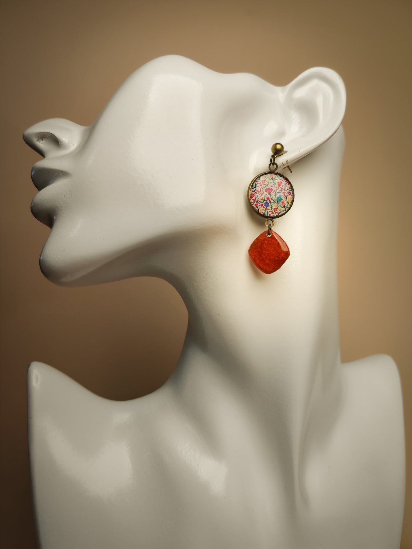 Boucles d’oreilles asymétriques – Jardin flamboyant