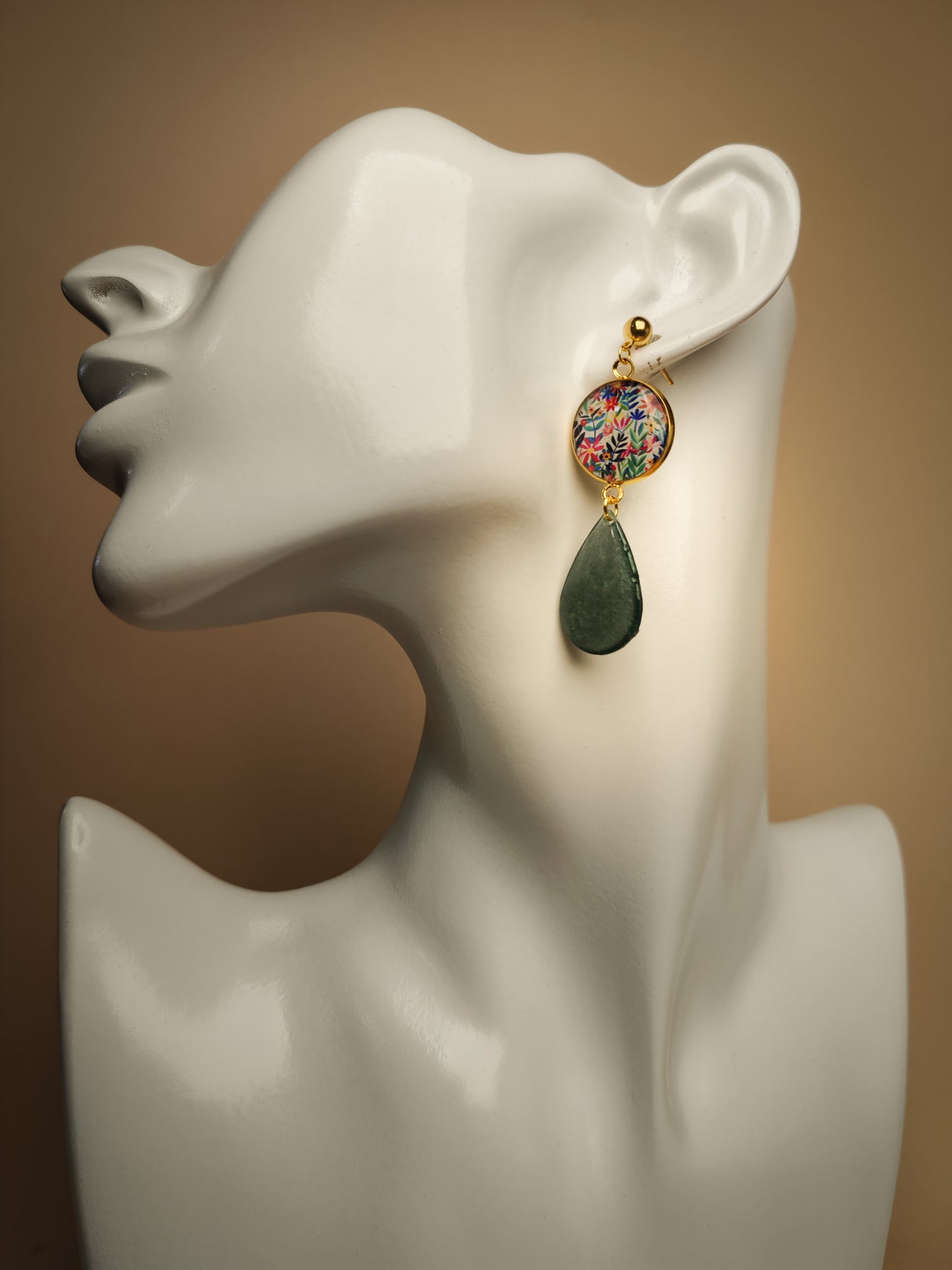 Boucles d’oreilles asymétriques – Herbier d’ombre et de lumière