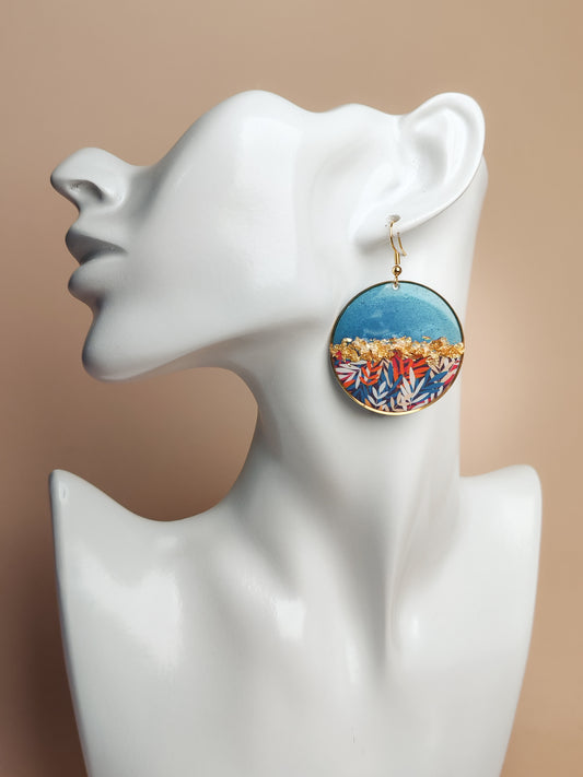 Boucles d’oreilles pendantes – Feuillages colorés et éclats dorés