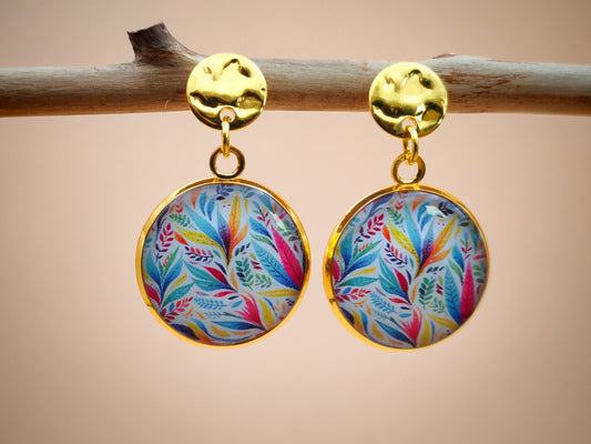 Boucles d’oreilles – Feuilles pastel sur lumière dorée