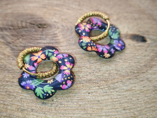 Boucles d’oreilles / Pampilles – Fleur nocturne aux éclats colorés