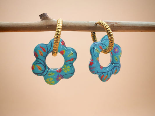 Boucles d’oreilles / Pampilles – Fleur turquoise au jardin poétique