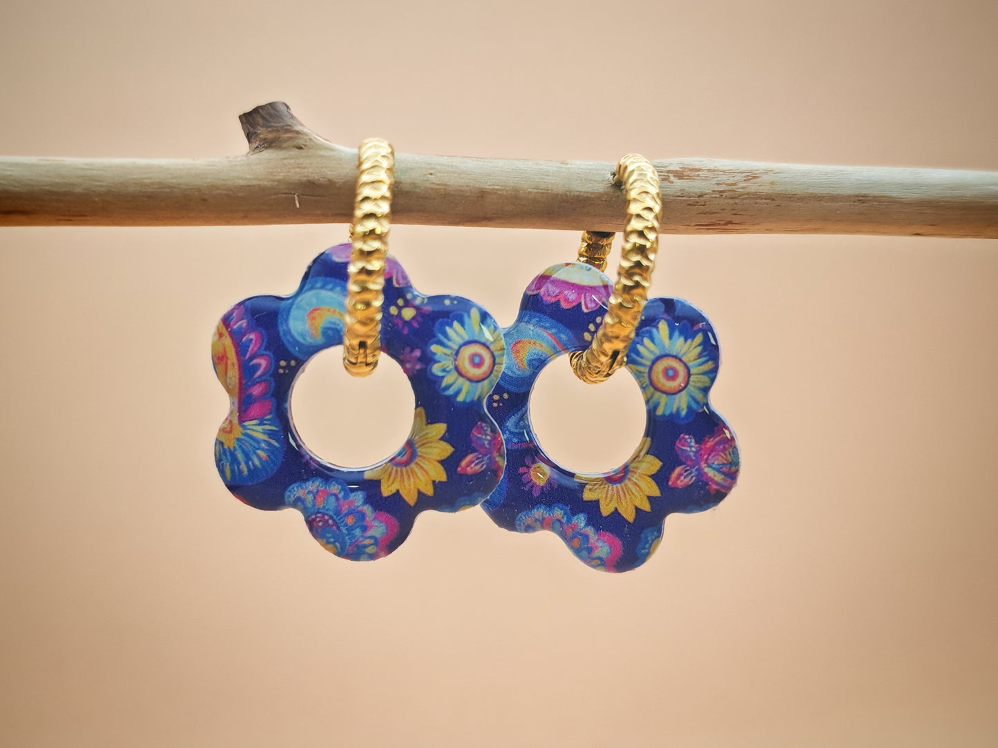 Boucles d’oreilles / Pampilles – Fleur réversible aux éclats bohèmes