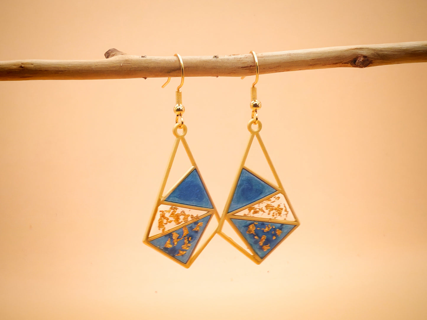 Boucles d’oreilles – Géométrie bleu nuit & éclats dorés