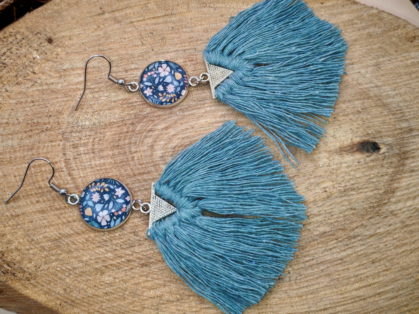 Boucles d’oreilles – Liberté nouée aux fleurs sauvages