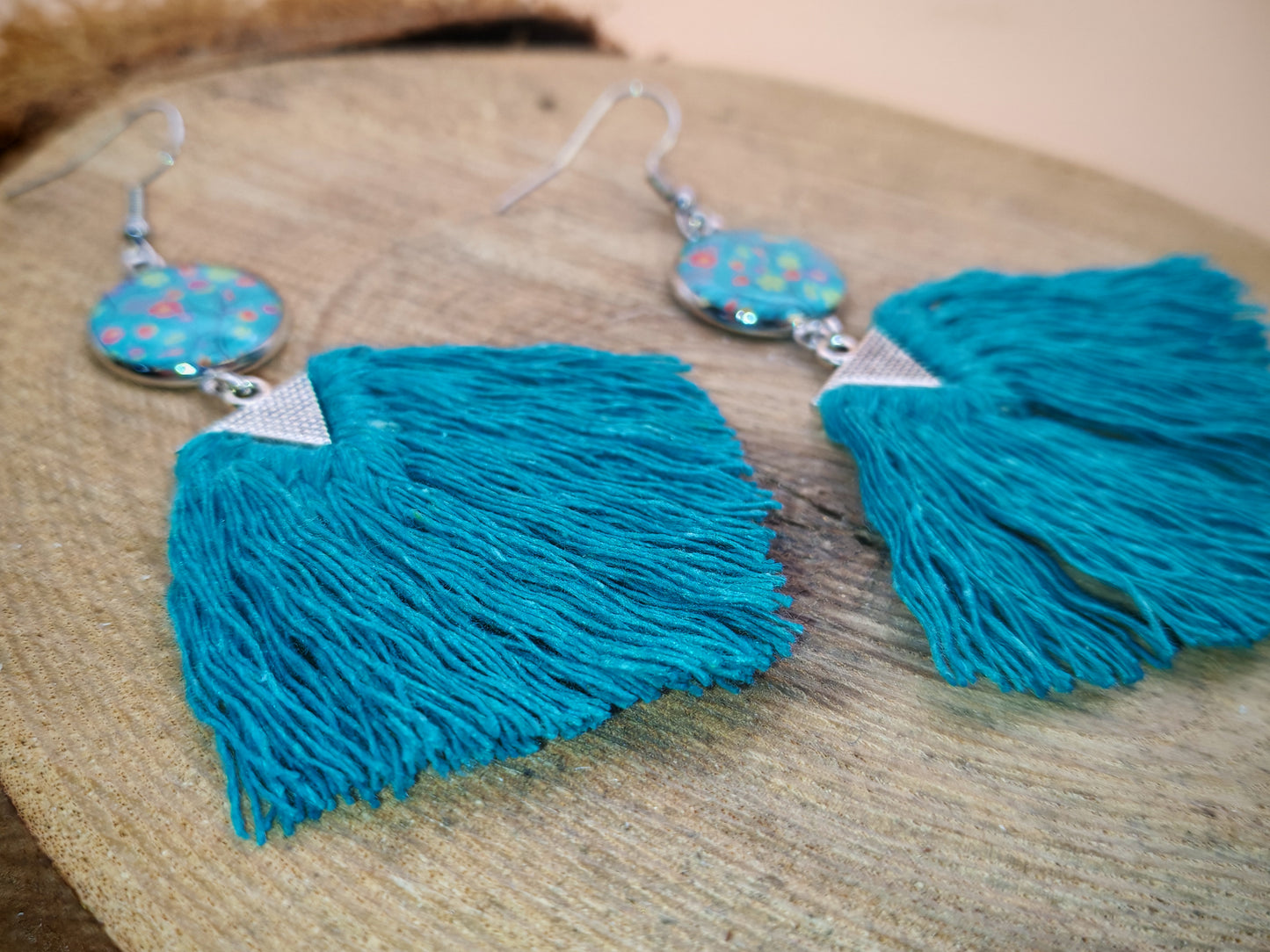 Boucles d’oreilles – Bohème assumée aux fleurs turquoise