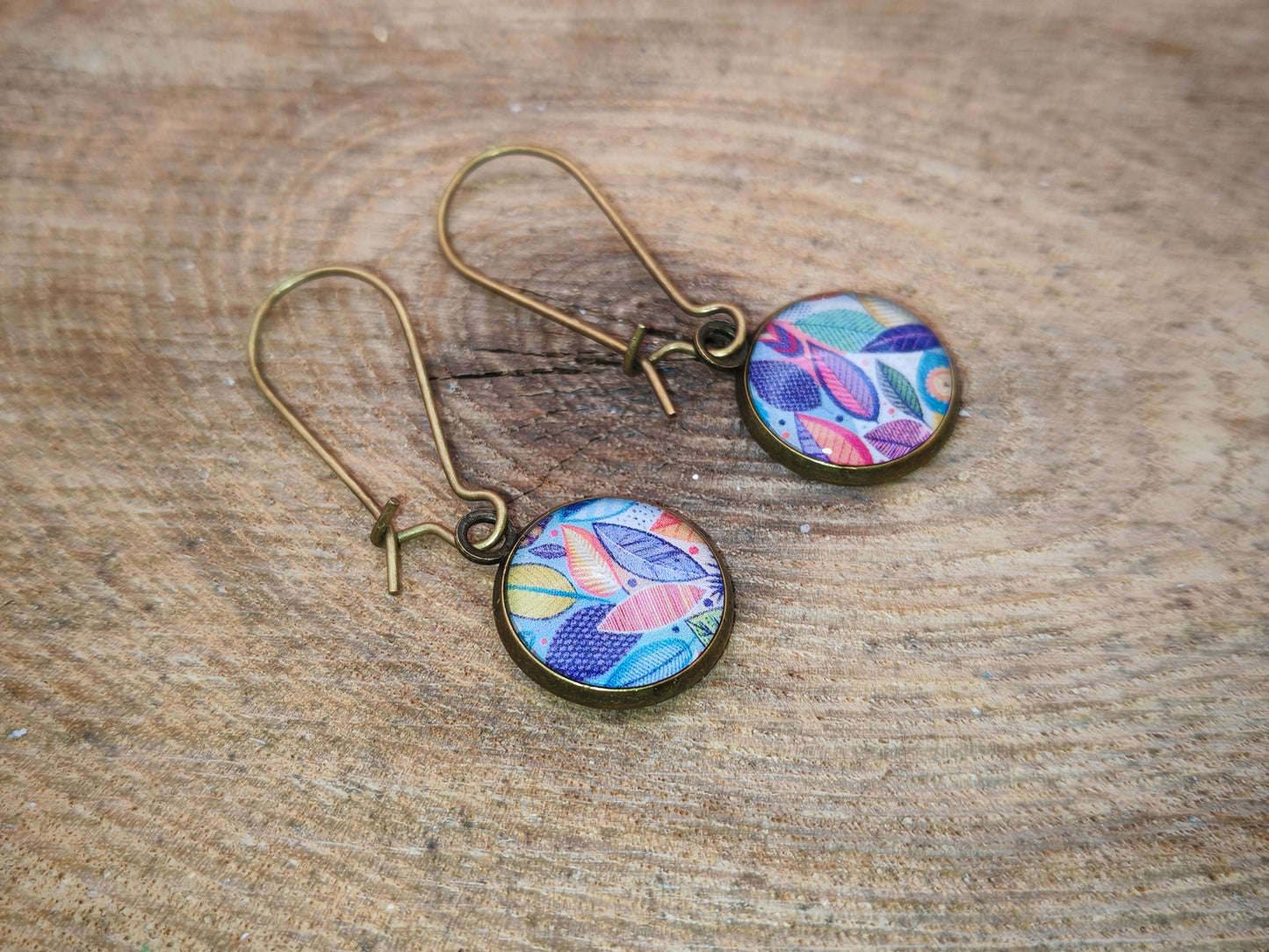 Boucles d’oreilles dormeuses – Feuilles pastel