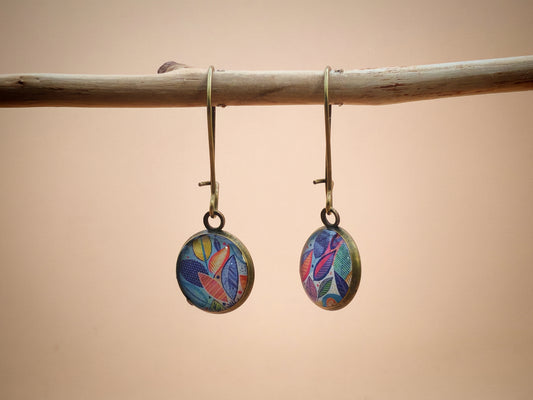 Boucles d’oreilles dormeuses – Feuilles pastel