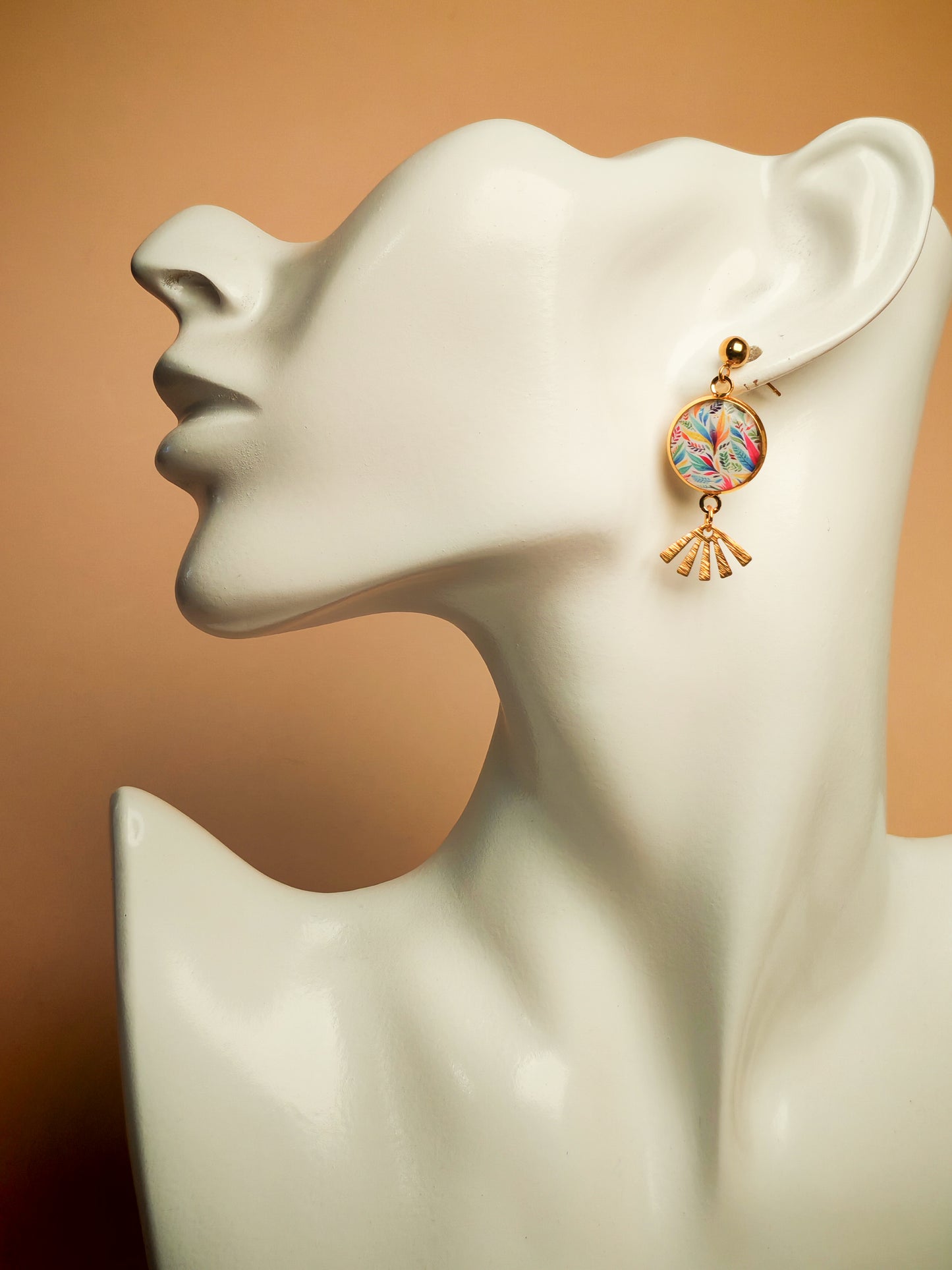 Boucles d'oreilles – Feuillage pastel et éclat doré