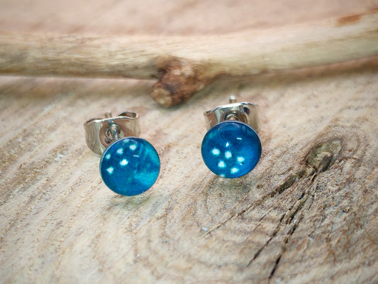 Clous d’oreilles – Bleu profond scintillant