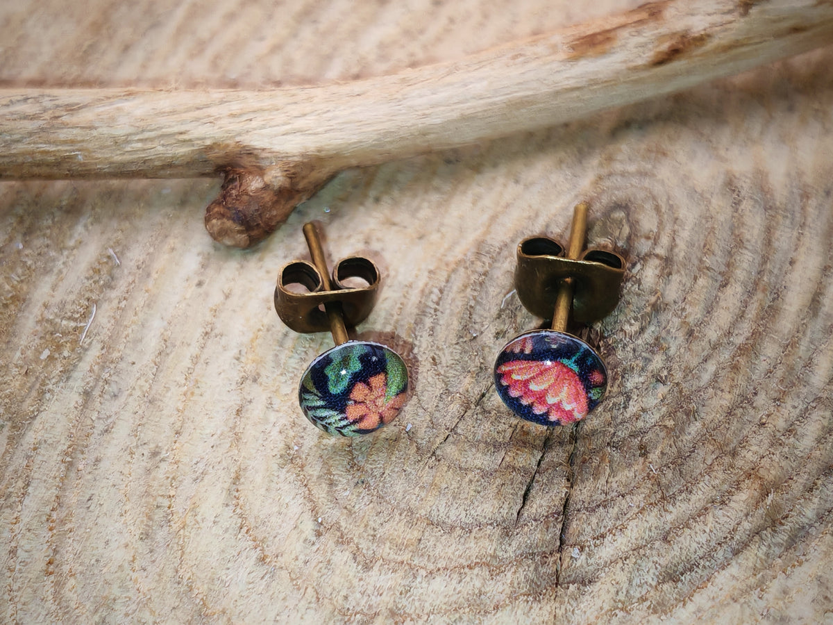 Clous d’oreilles – Jardin contrasté