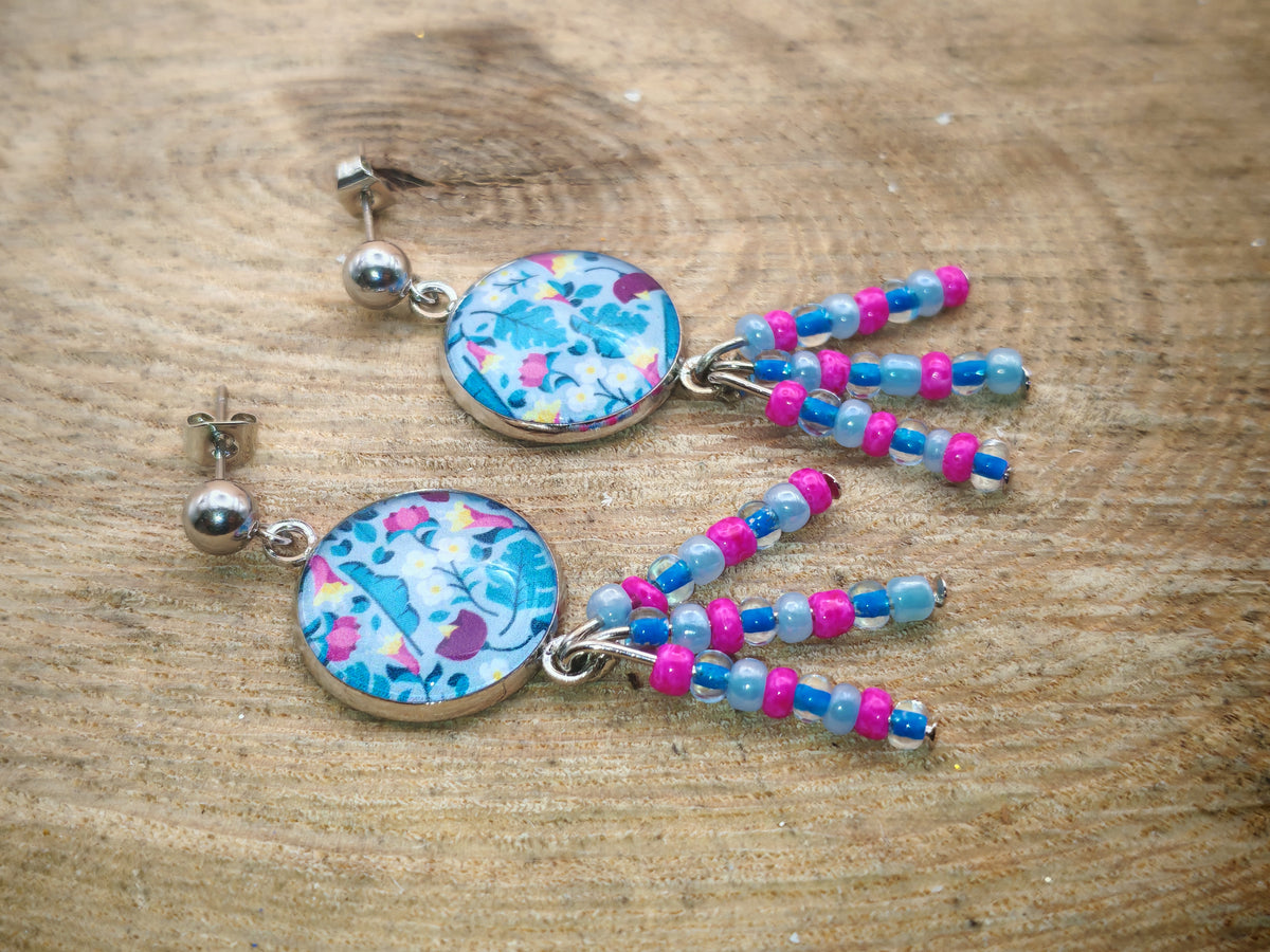 Boucles d’oreilles – Éclats floraux et perles colorées