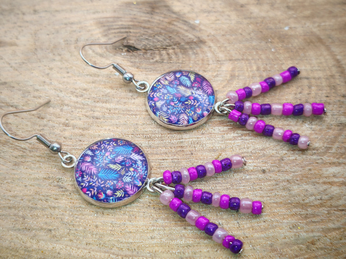 Boucles d’oreilles – Feuillages irisés et éclats violets