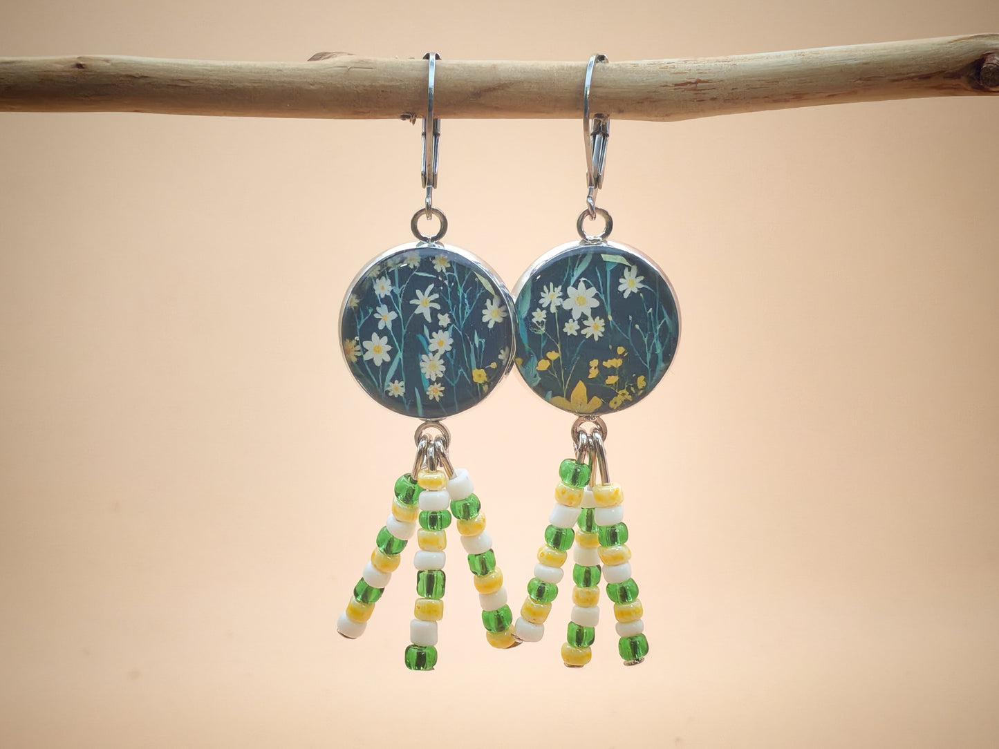 Boucles d’oreilles – Fleurs sauvages et éclats végétaux