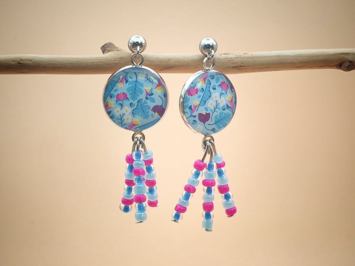 Boucles d’oreilles – Éclats floraux et perles colorées