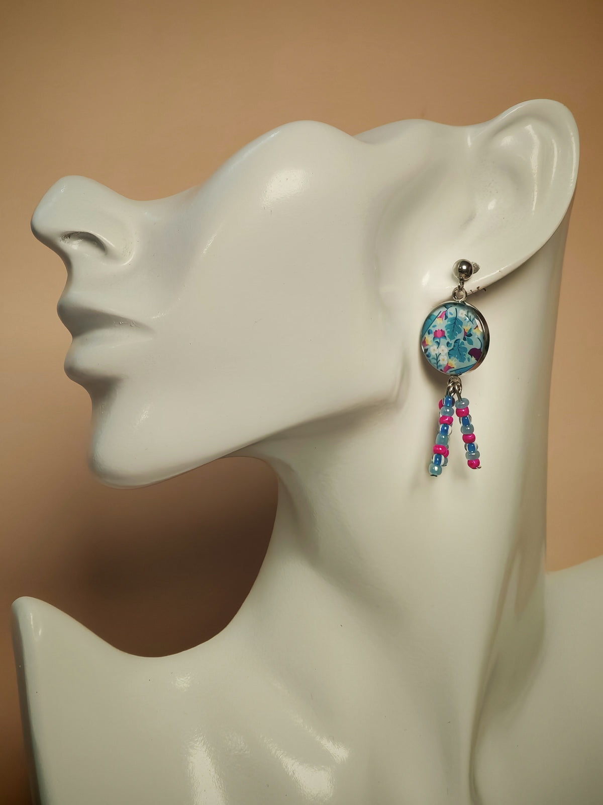 Boucles d’oreilles – Éclats floraux et perles colorées