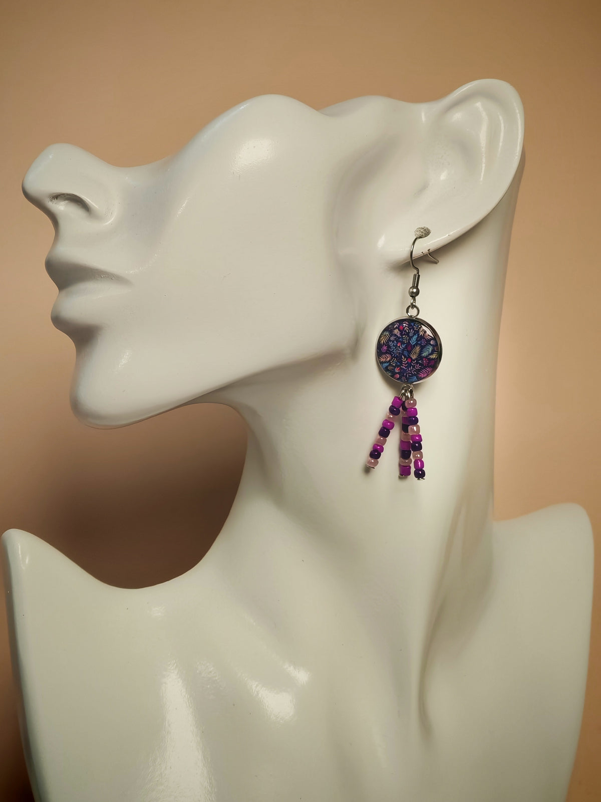 Boucles d’oreilles – Feuillages irisés et éclats violets
