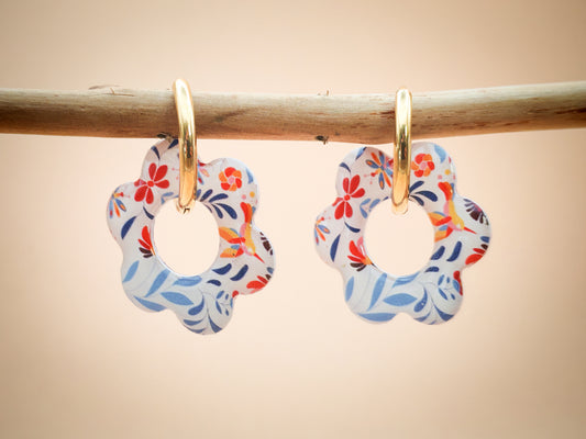 Boucles d’oreilles / Pampilles – Fleur colorée éclatante