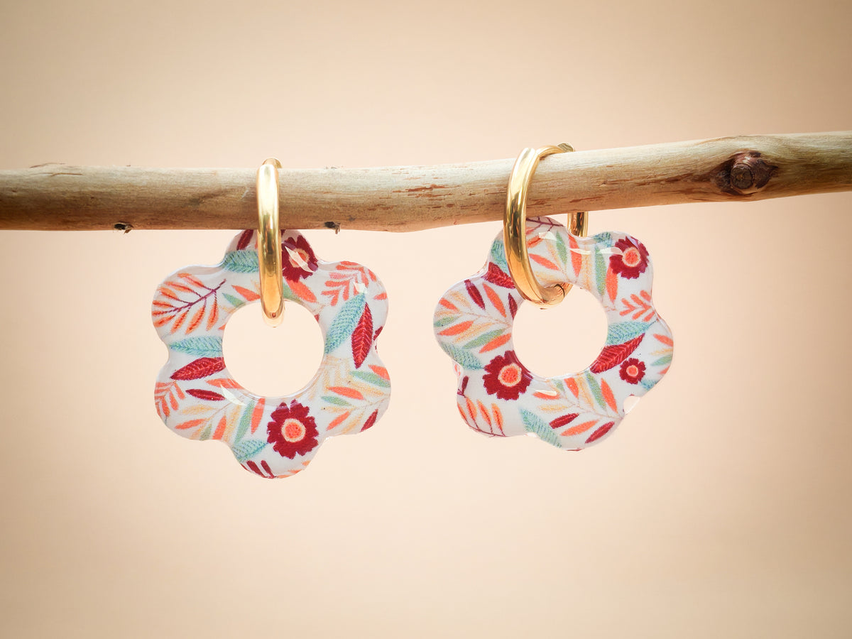 Boucles d’oreilles / Pampilles – Fleur pastel printanière