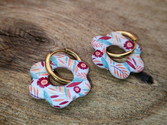Boucles d’oreilles / Pampilles – Fleur pastel printanière