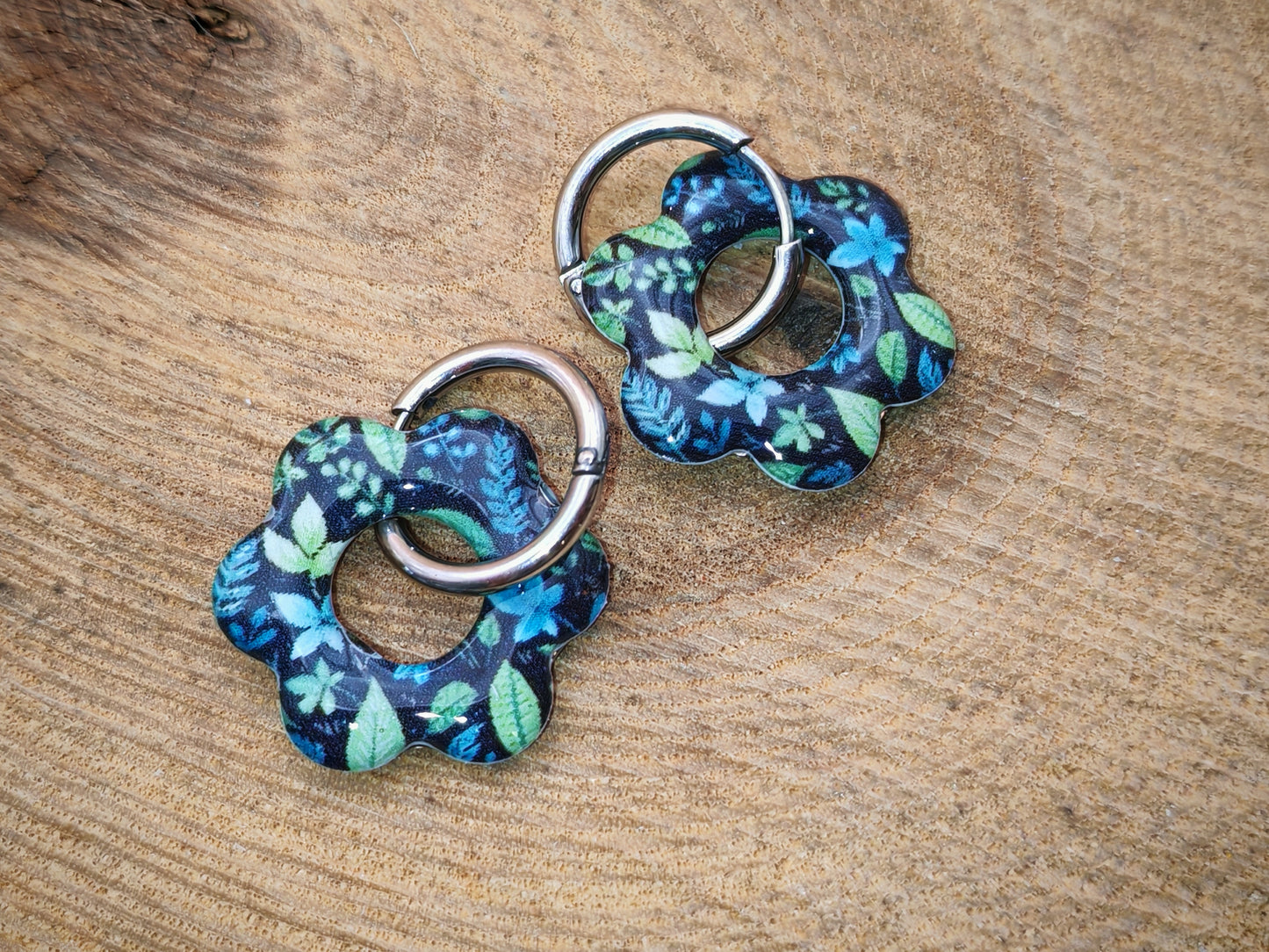Boucles d’oreilles / Pampilles – Fleur jungle nocturne
