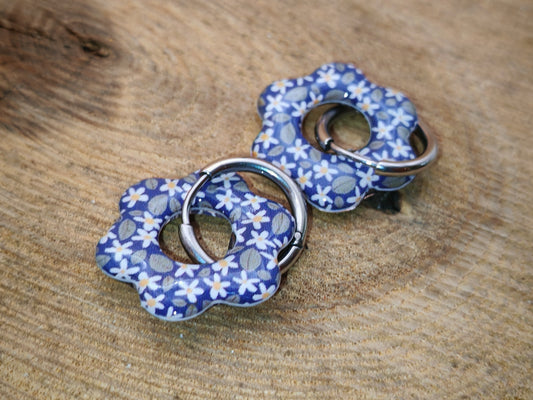 Boucles d’oreilles / Pampilles – Fleur liberty délicat