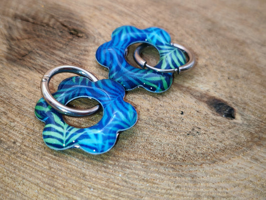 Boucles d’oreilles / Pampilles – Fleur feuillage bleu intense