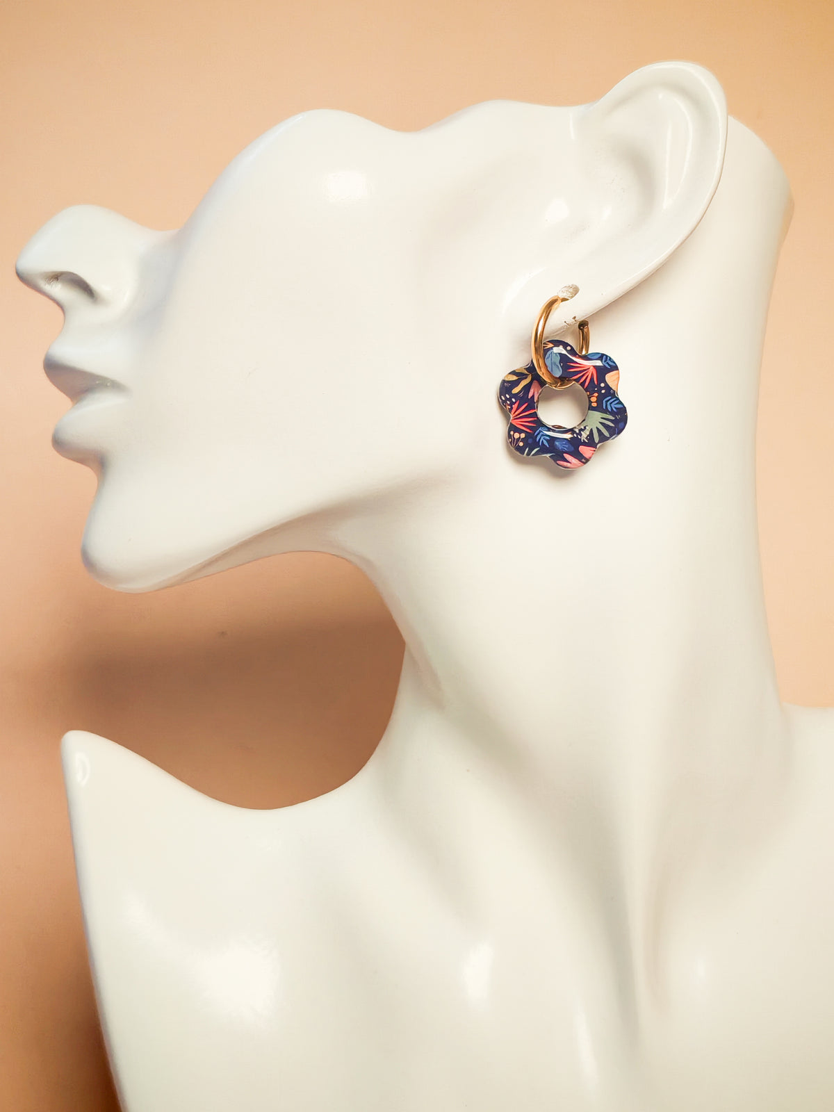 Boucles d’oreilles / Pampilles – Fleur nuit florale aux éclats colorés