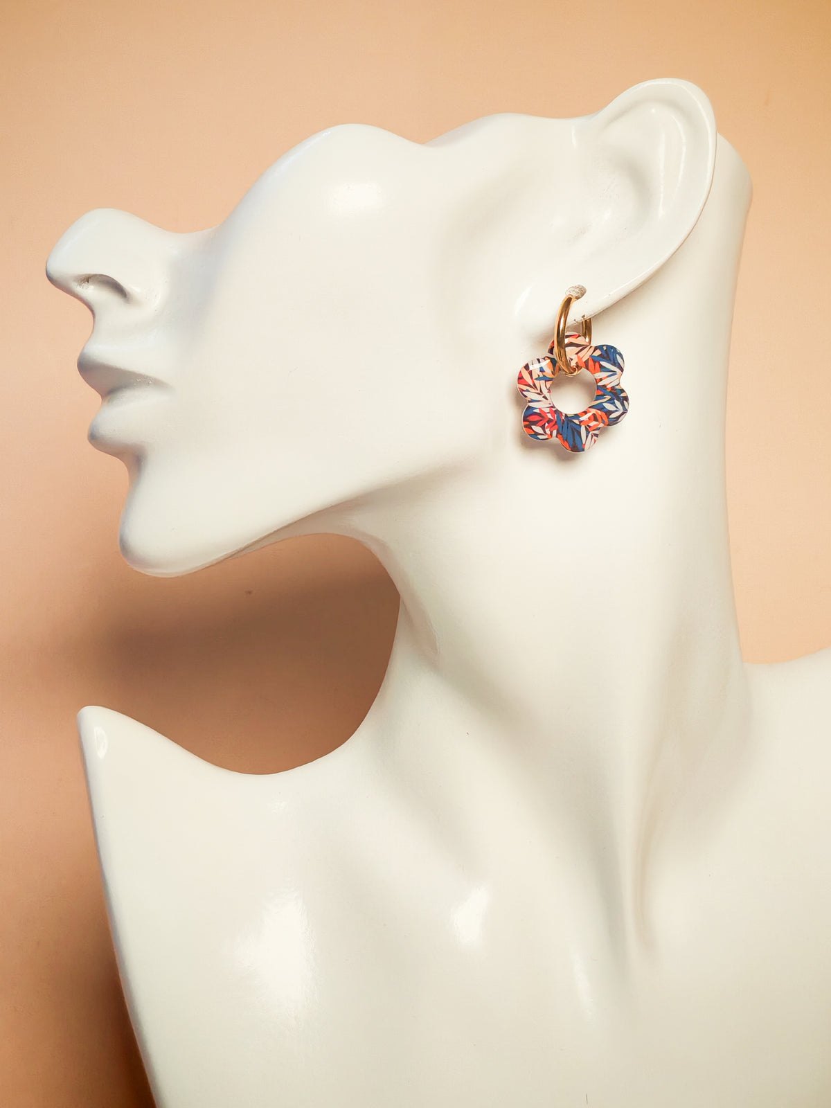 Boucles d’oreilles / Pampilles – Fleur végétale aux éclats multicolores