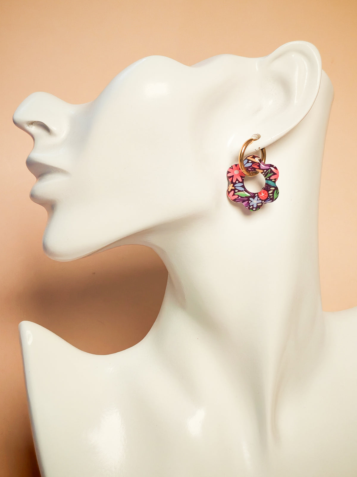 Boucles d’oreilles / Pampilles – Fleur florale aux nuances violine