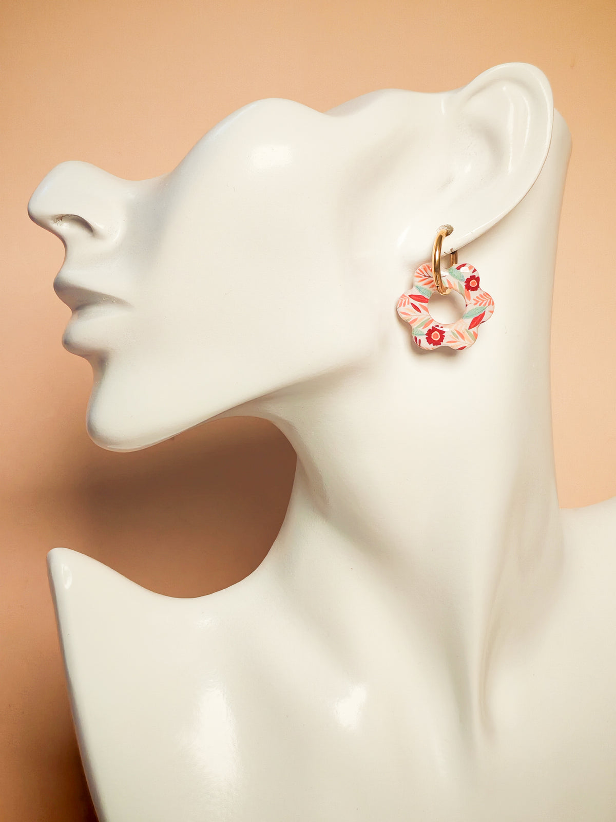 Boucles d’oreilles / Pampilles – Fleur pastel printanière