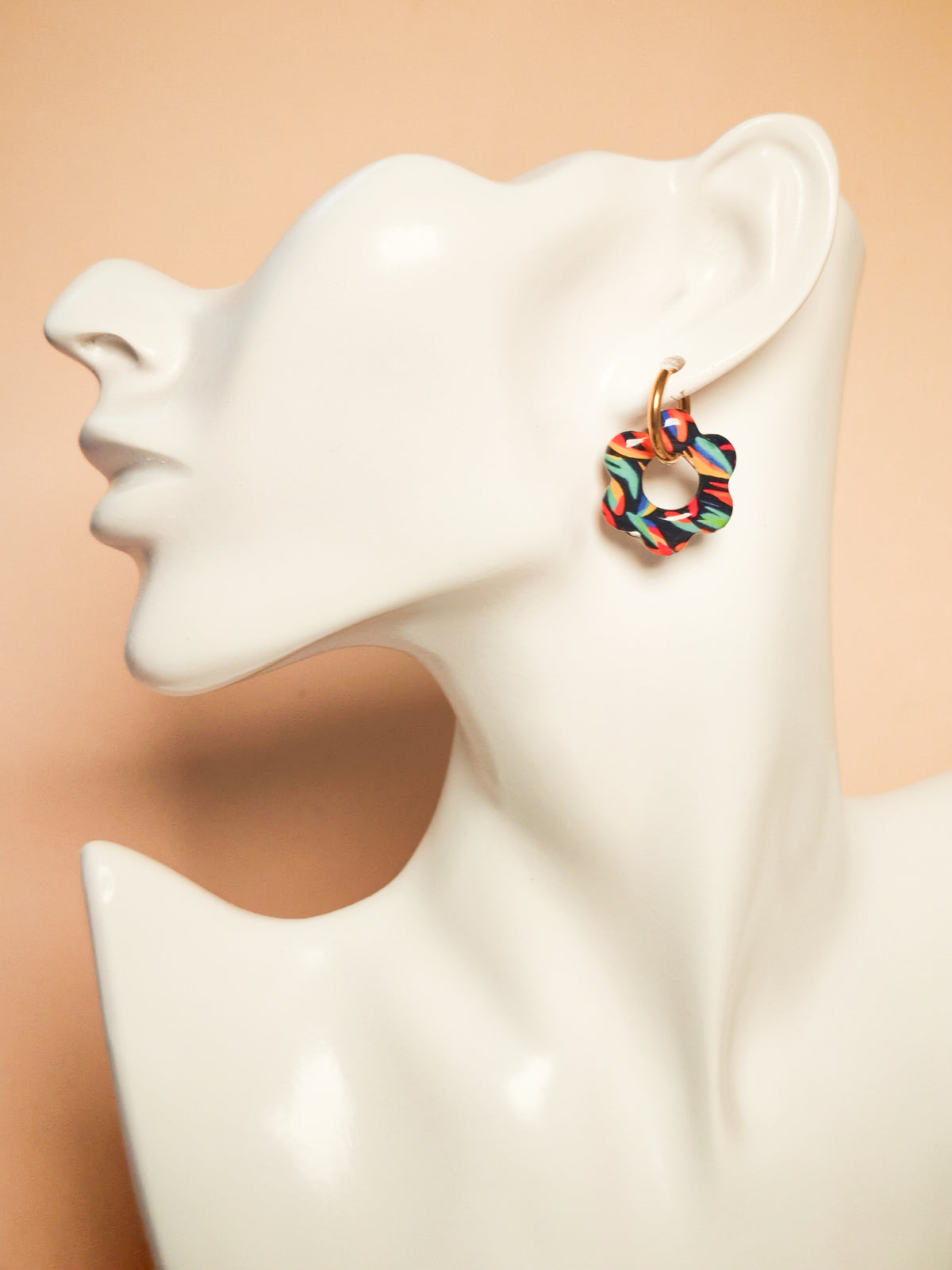 Boucles d’oreilles / Pampilles – Fleur éclats néon multicolores