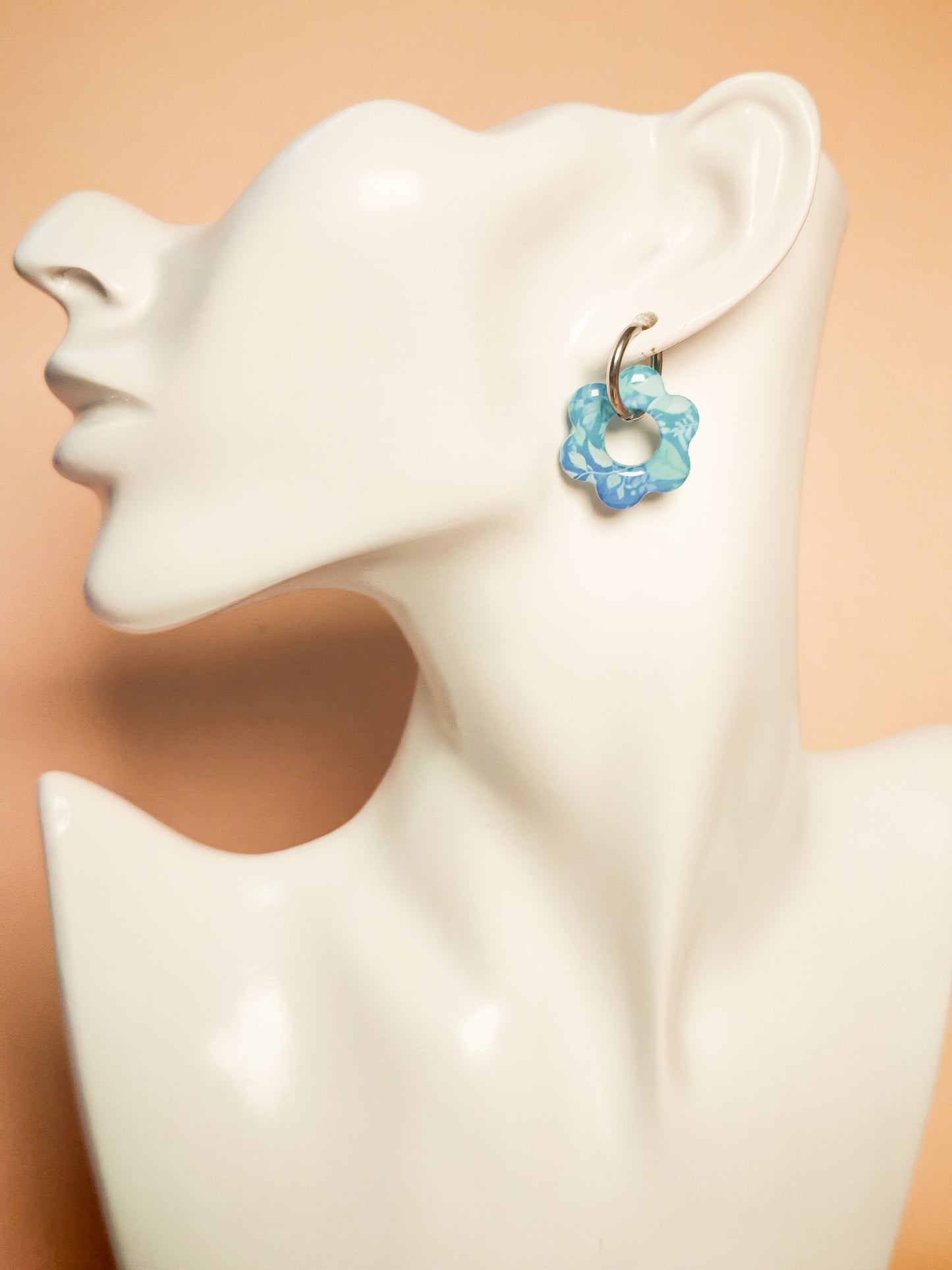 Boucles d’oreilles / Pampilles – Fleur bleu lagon