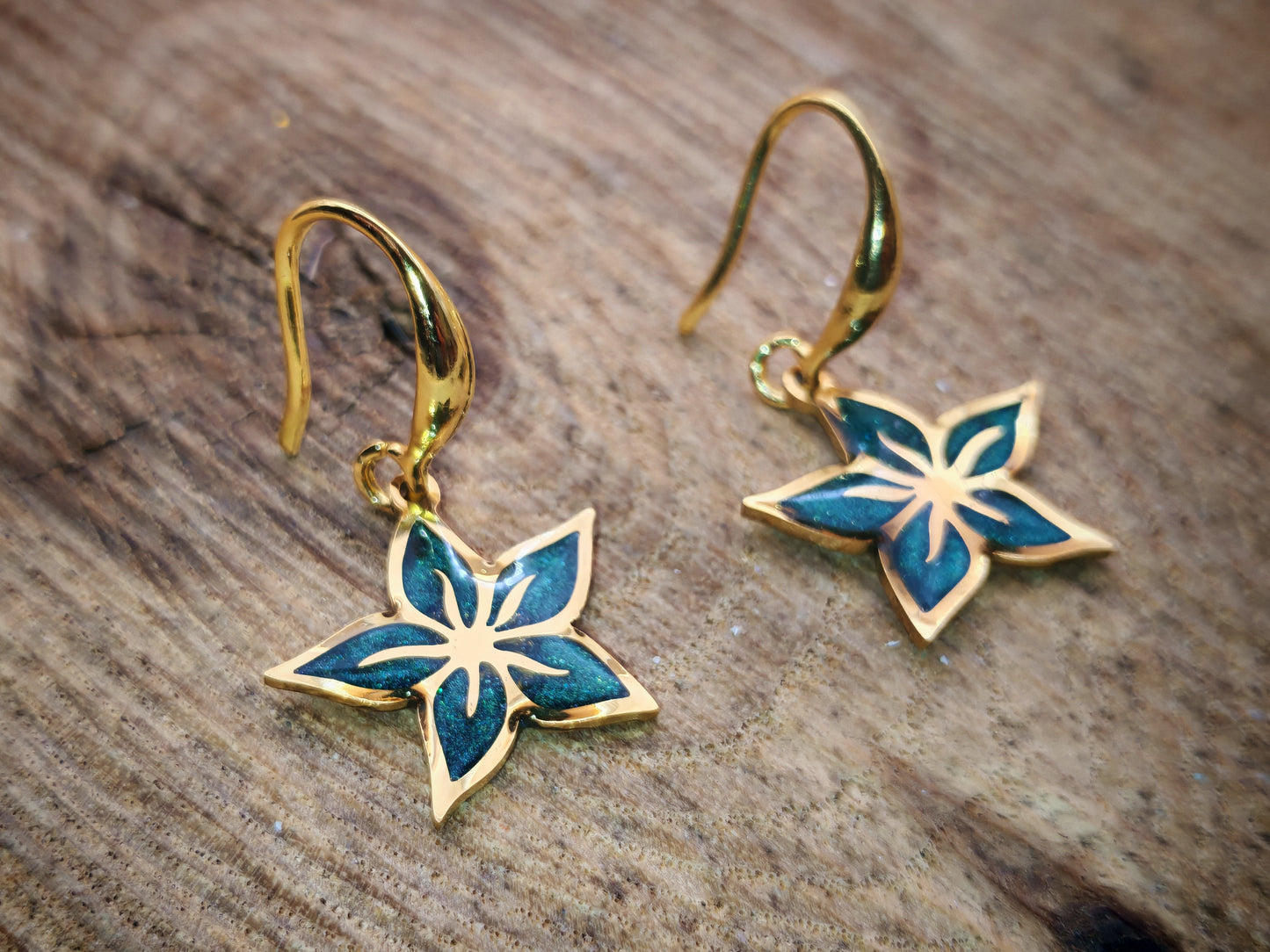 Boucles d’oreilles – Fleurs étoilées dorées