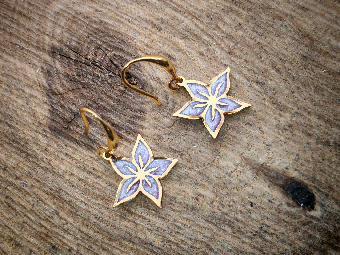 Boucles d’oreilles – Fleurs étoilées dorées