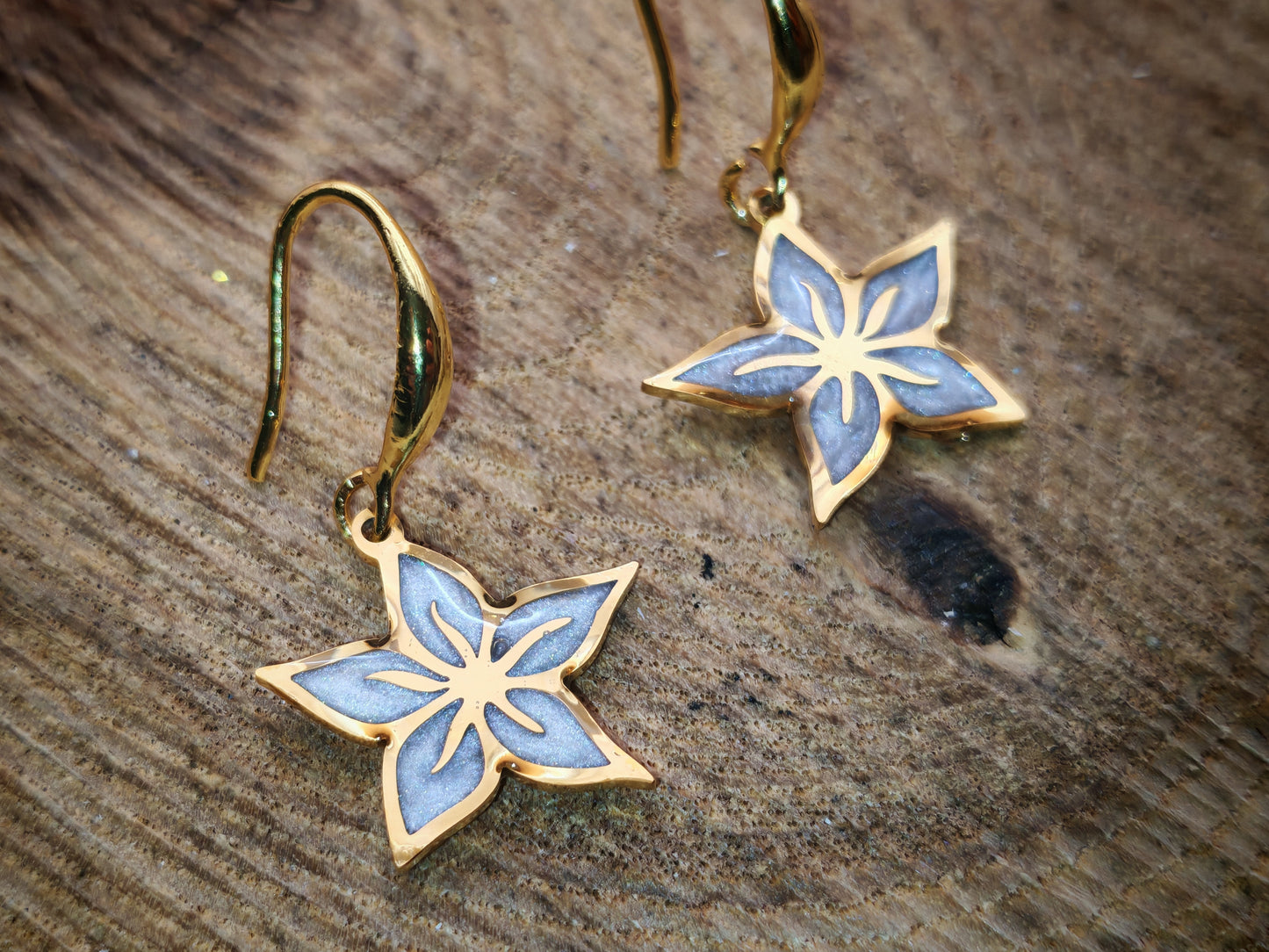 Boucles d’oreilles – Fleurs étoilées dorées