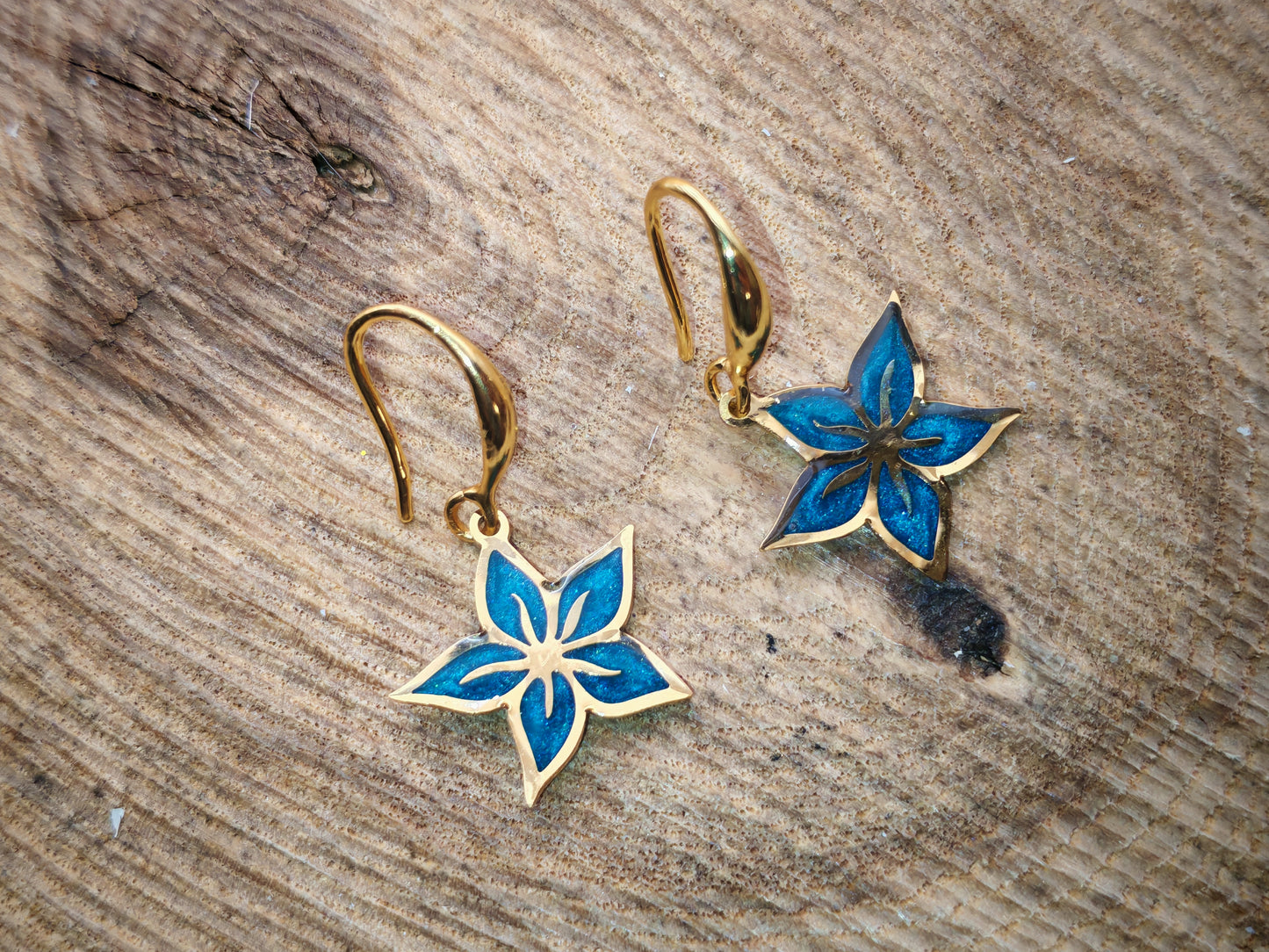 Boucles d’oreilles – Fleurs étoilées dorées