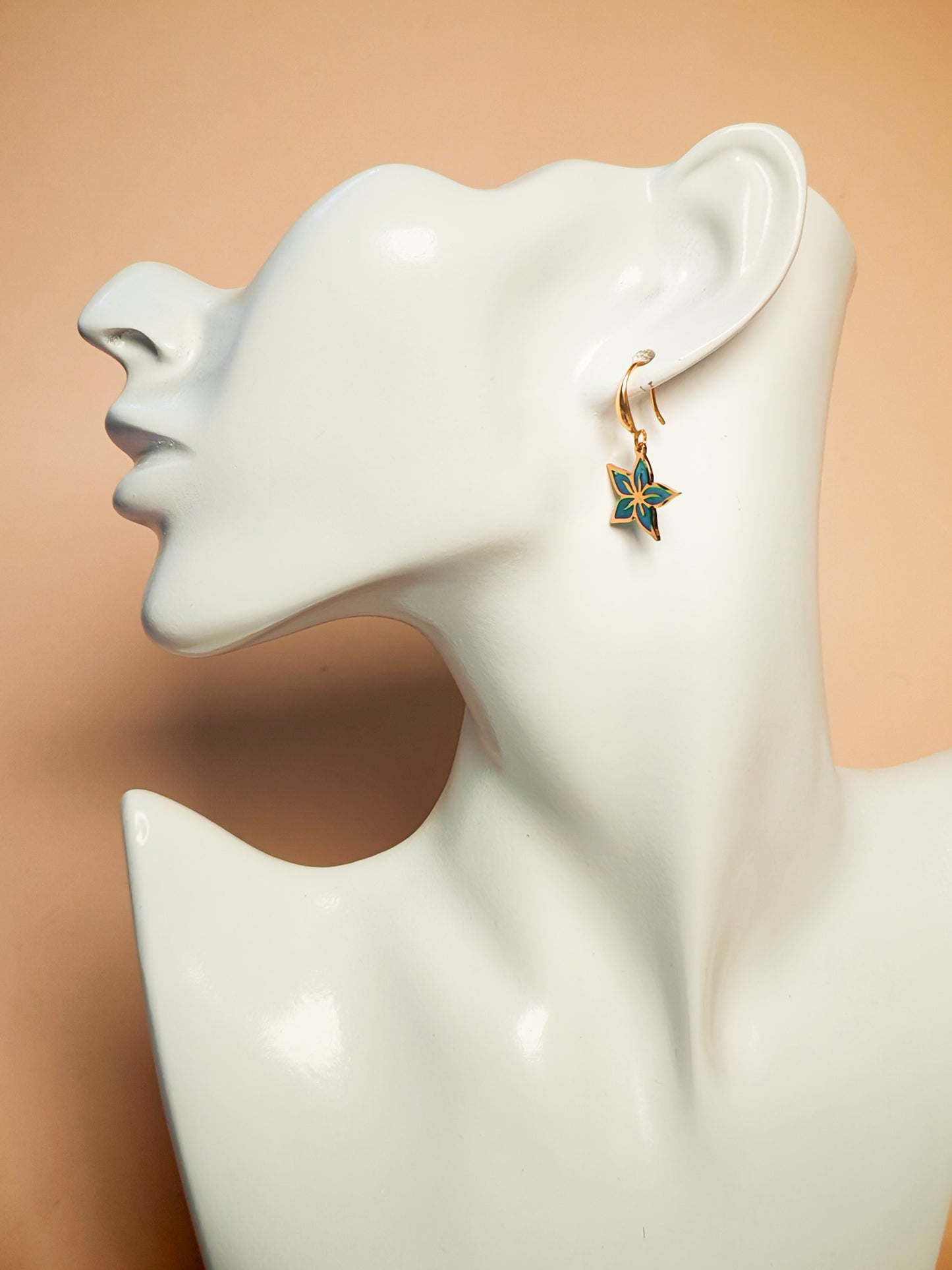 Boucles d’oreilles – Fleurs étoilées dorées