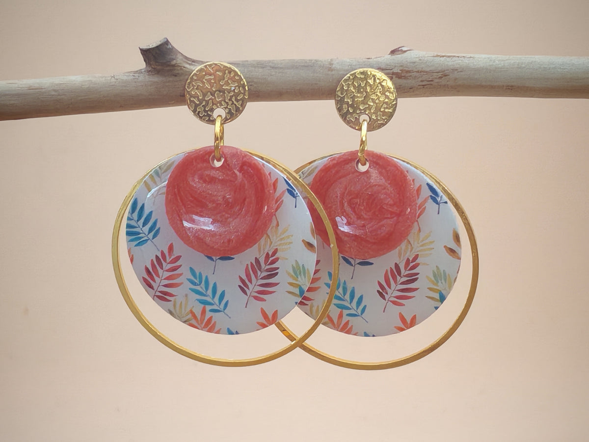Boucles d’oreilles – Feuillages colorés sur fond ivoire