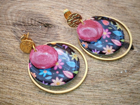 Boucles d’oreilles – Fleurs éclatantes sur fond noir