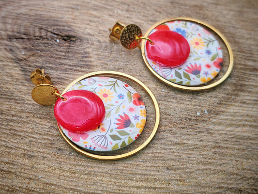 Boucles d’oreilles – Fleurs délicates et rouge lumineux