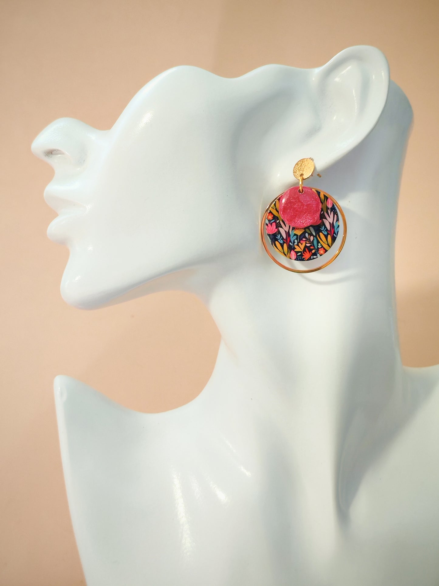 Boucles d’oreilles – Feuillage coloré et rose éclatant