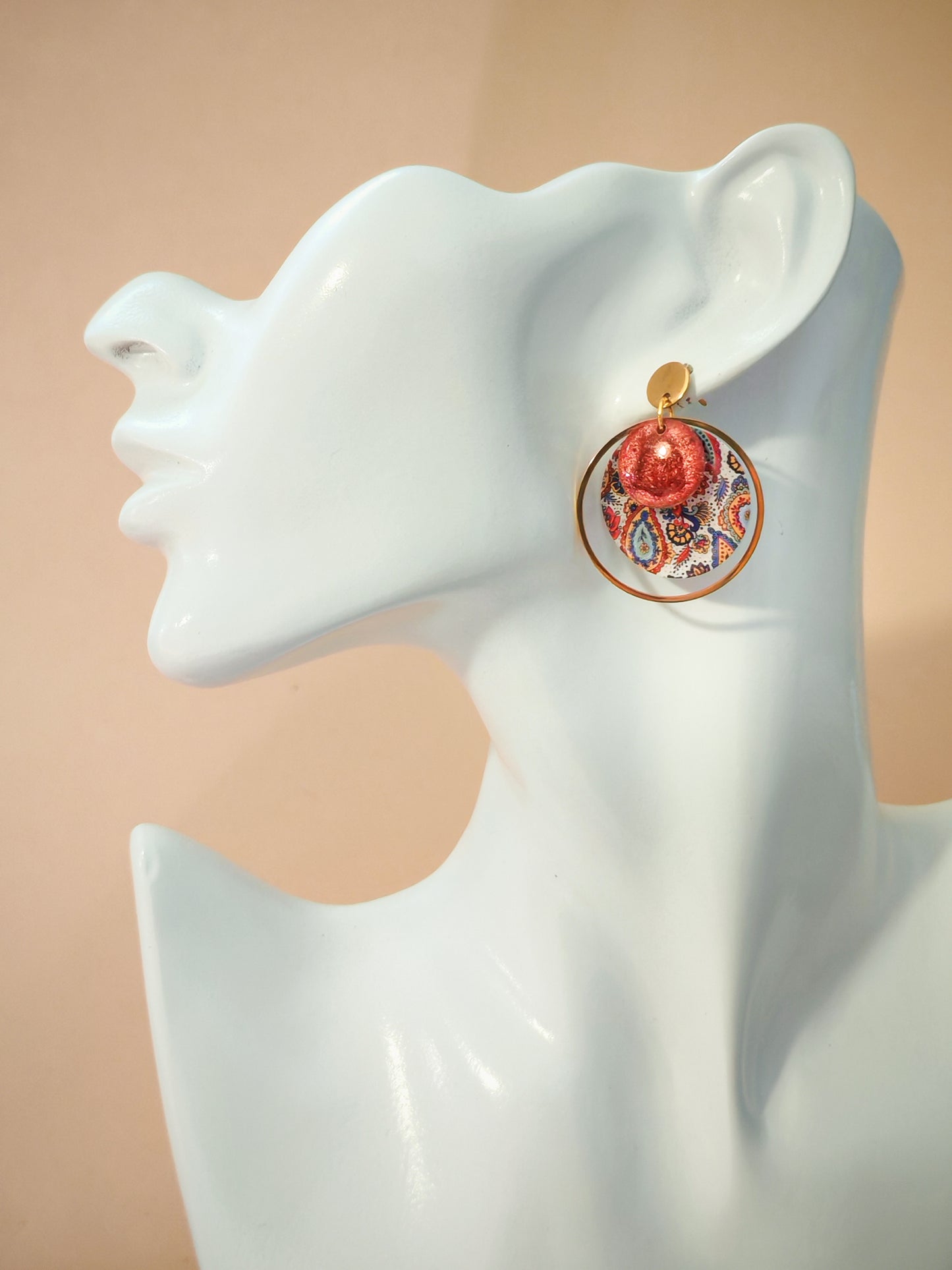 Boucles d’oreilles – Cachemire lumineux et rouge intense