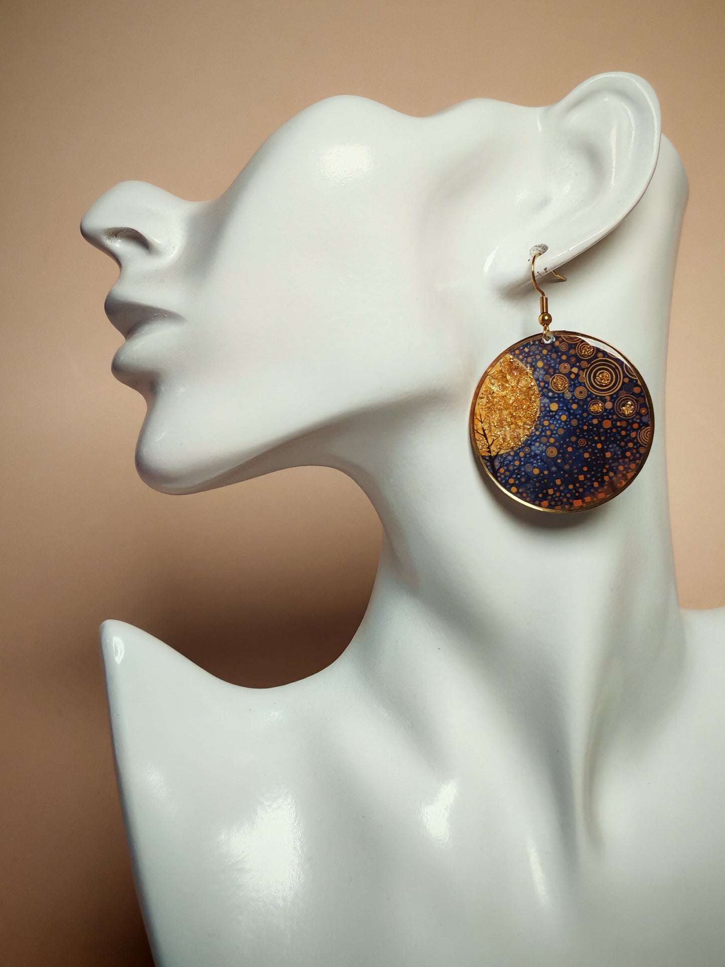 Boucles d’oreilles Klimt – Village doré sous ciel étoilé