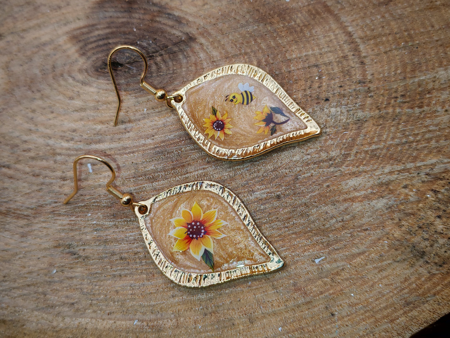 Boucles d’oreilles – Douce butineuse en éclat doré