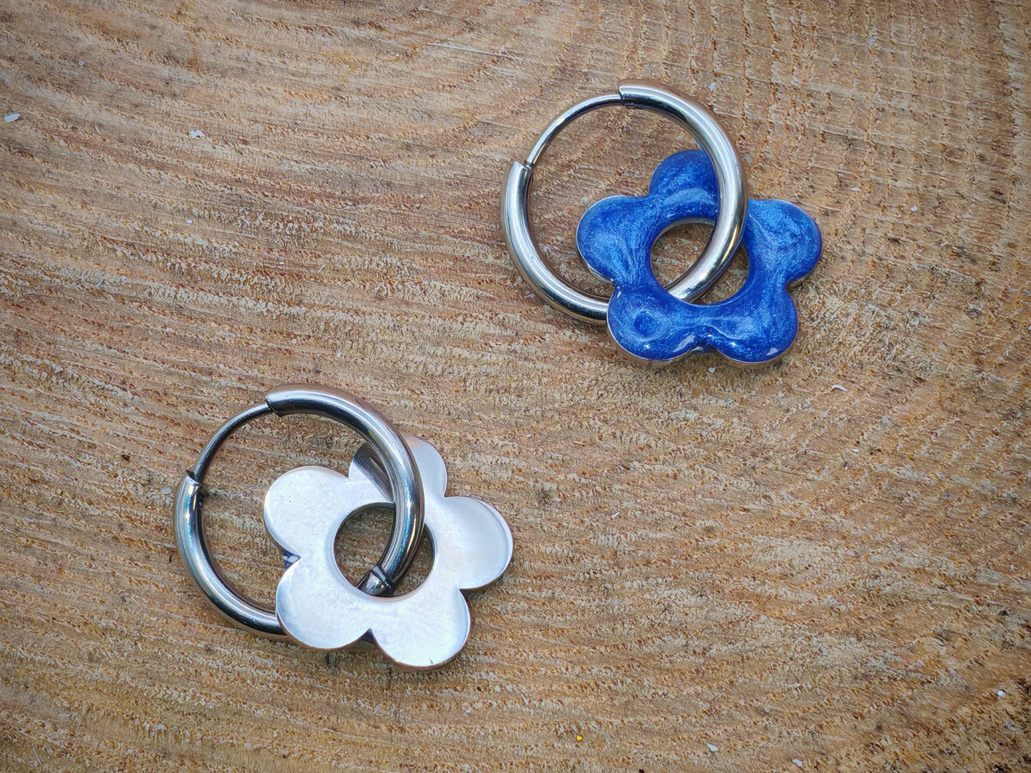 Boucles d'oreilles – Fleur de saphir céleste