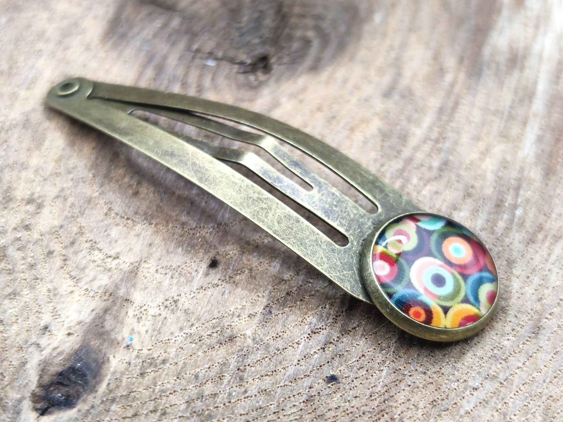 Barrette, cabochon de 12 mm de diamètre en résine sur imprimé, fait main