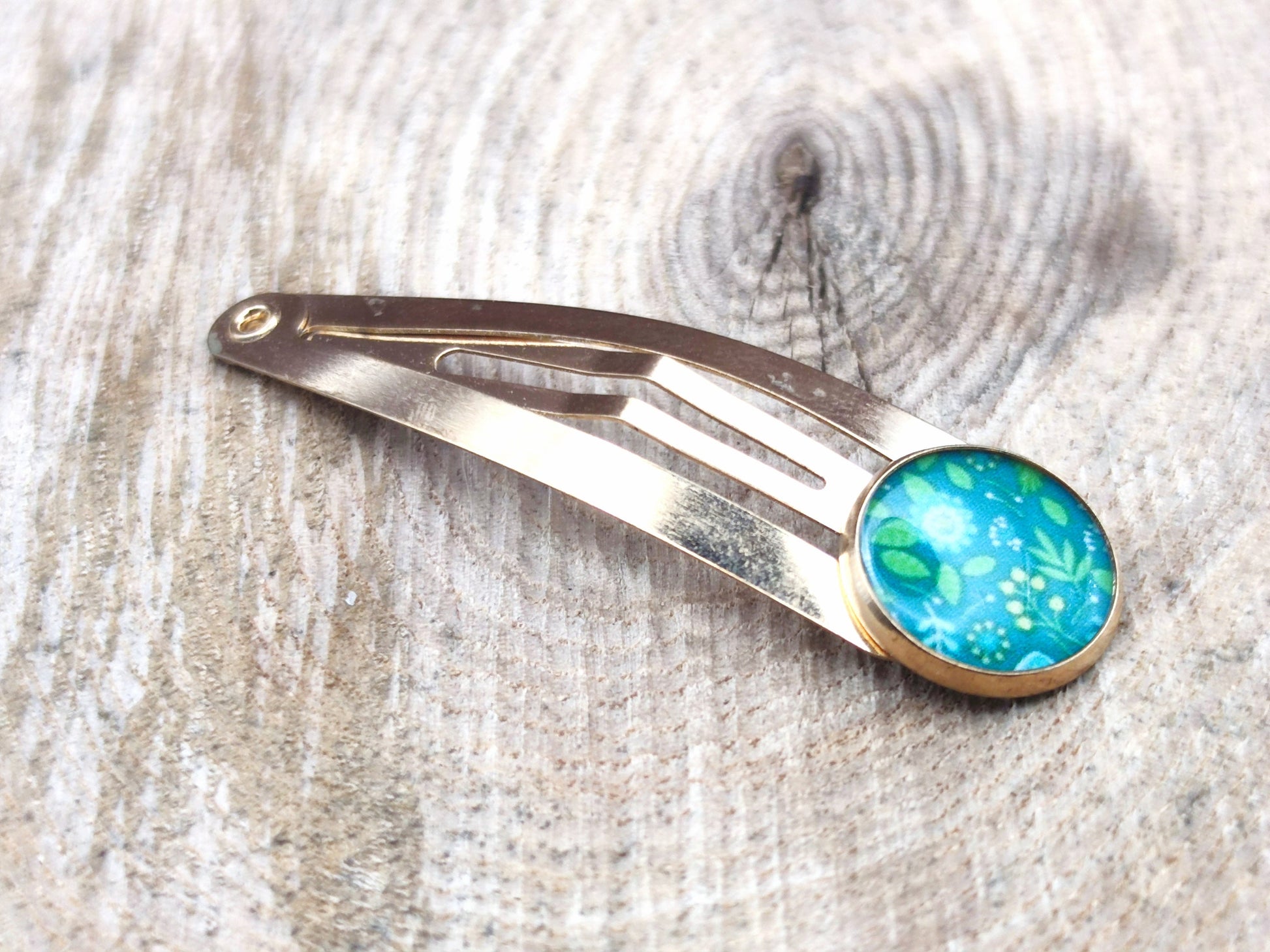 Barrette, cabochon de 12 mm de diamètre en résine sur imprimé, fait main